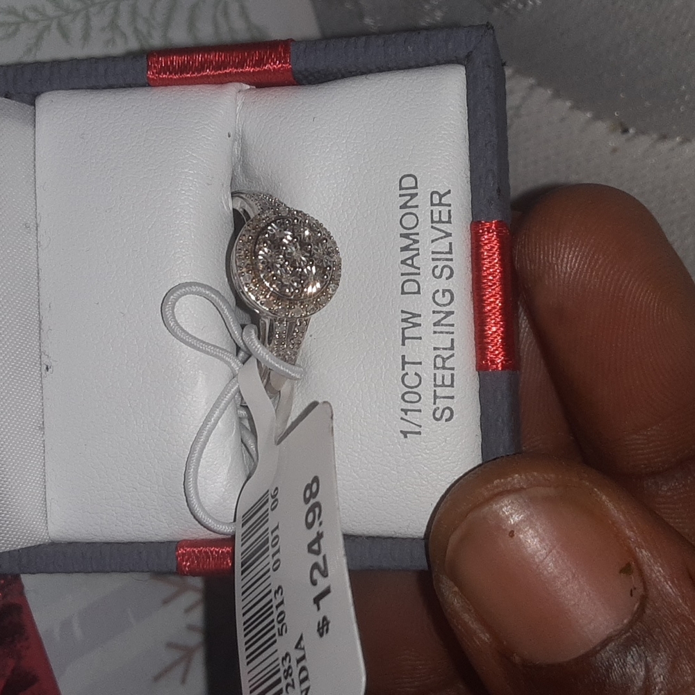 1/10ct diamond size 7 engagement ring